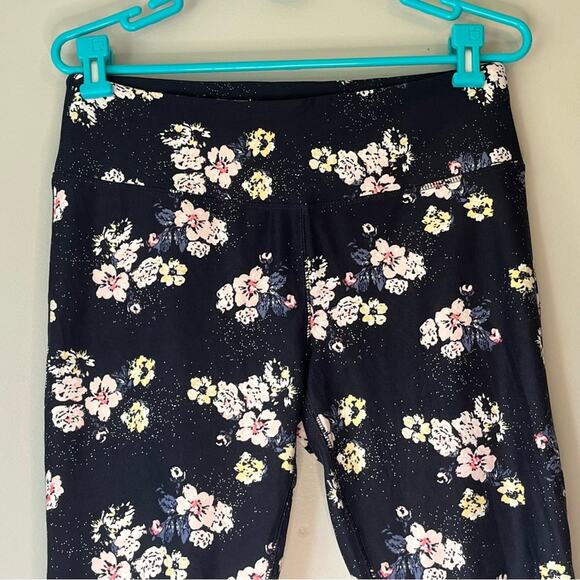 Maurices Blue Floral Patterened In Motion Cropped Leggings Size Large - Picture 5 of 10